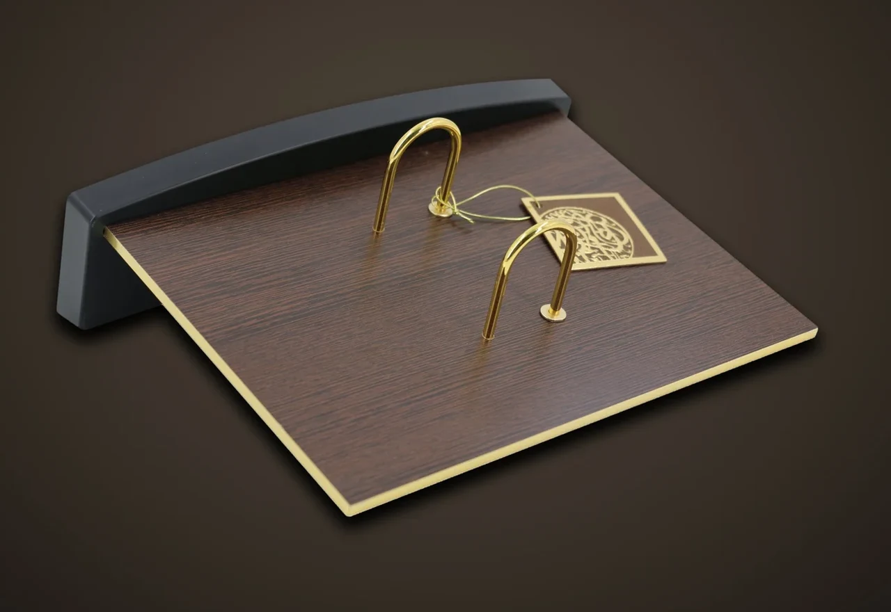 Compact desk calendar in wood veneer, item 81468 B · 81468 K