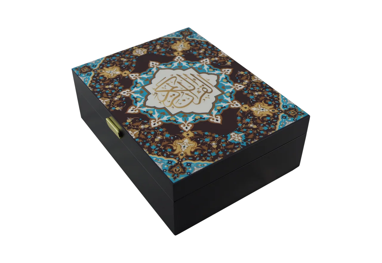 Wooden Qur'an box with an ornamented lid, item 82451